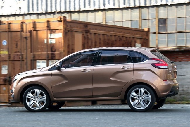 Lada Xray 2015 сбоку