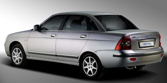 LADA Priora вид сзади