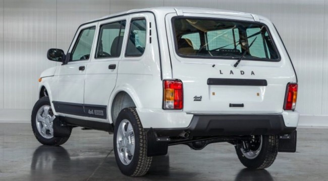 Lada 4x4 Urban, вид сзади