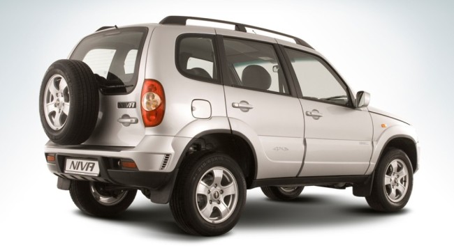 Chevrolet Niva, вид сзади