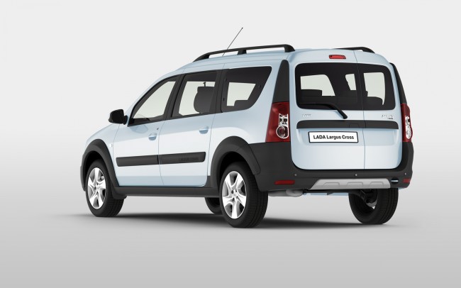 LADA Largus белого цвета, вид сзади