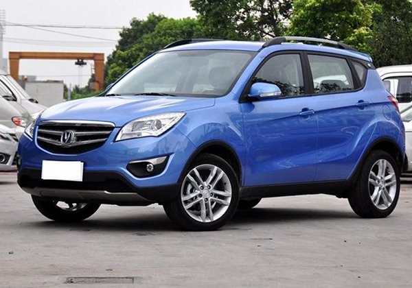 Компания начнет производство Changan CS35 в России