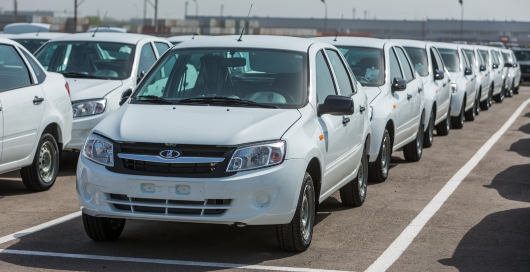 Продажи компании АвтоВАЗ сильно упали