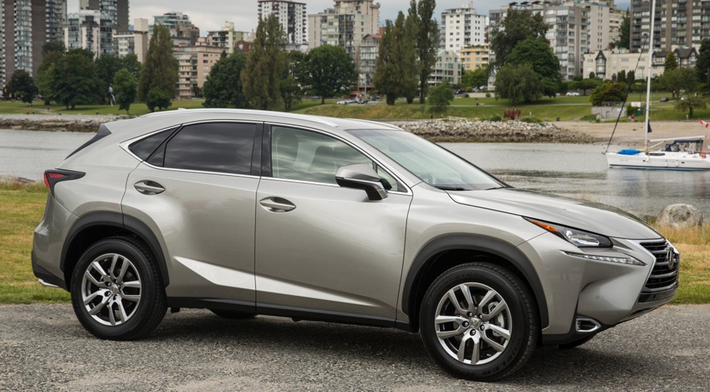 Lexus NX 200t продает теперь и в России