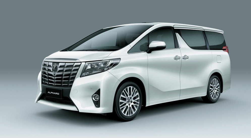 Новейший автомобиль Toyota Alphard доступен в России