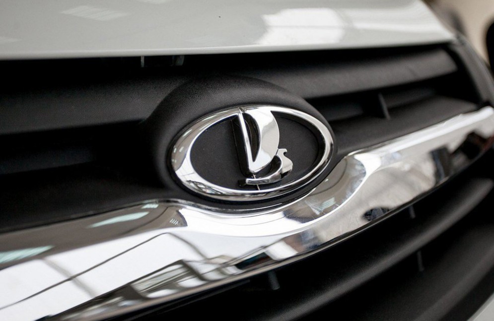 Автомобили Lada: продажи растут
