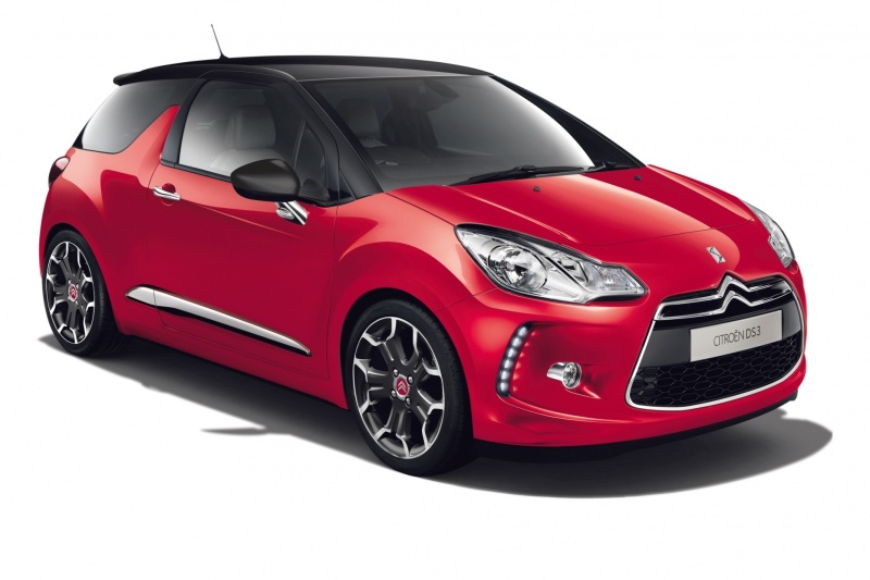 Ситроен DS3 красный
