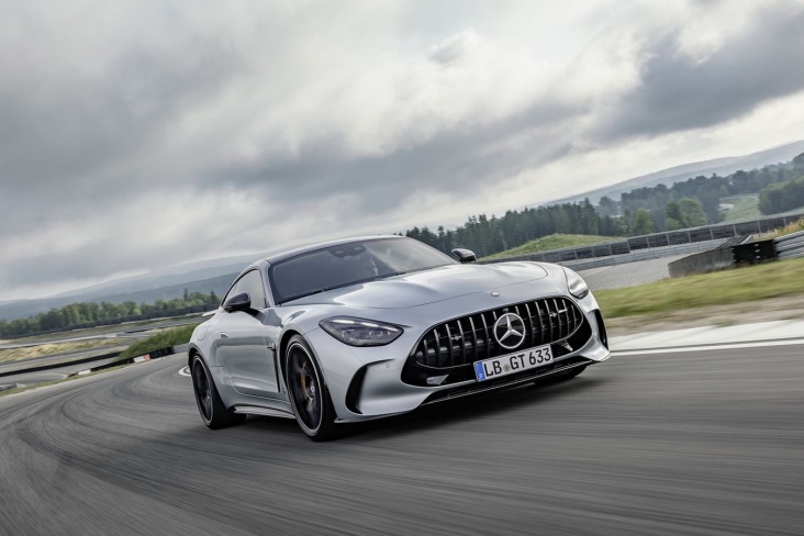 Схождение и развал на Mercedes в Москве: что важно знать